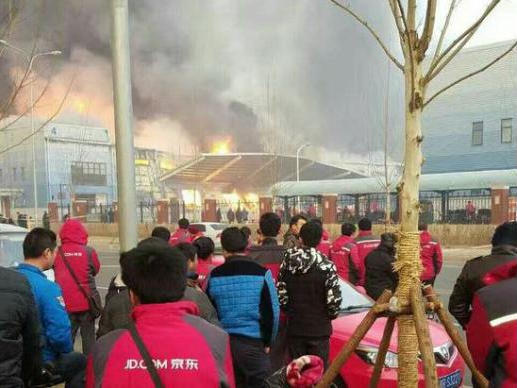 京東倉(cāng)庫(kù)的一把火，卻燒掉了員工的年終獎(jiǎng)？